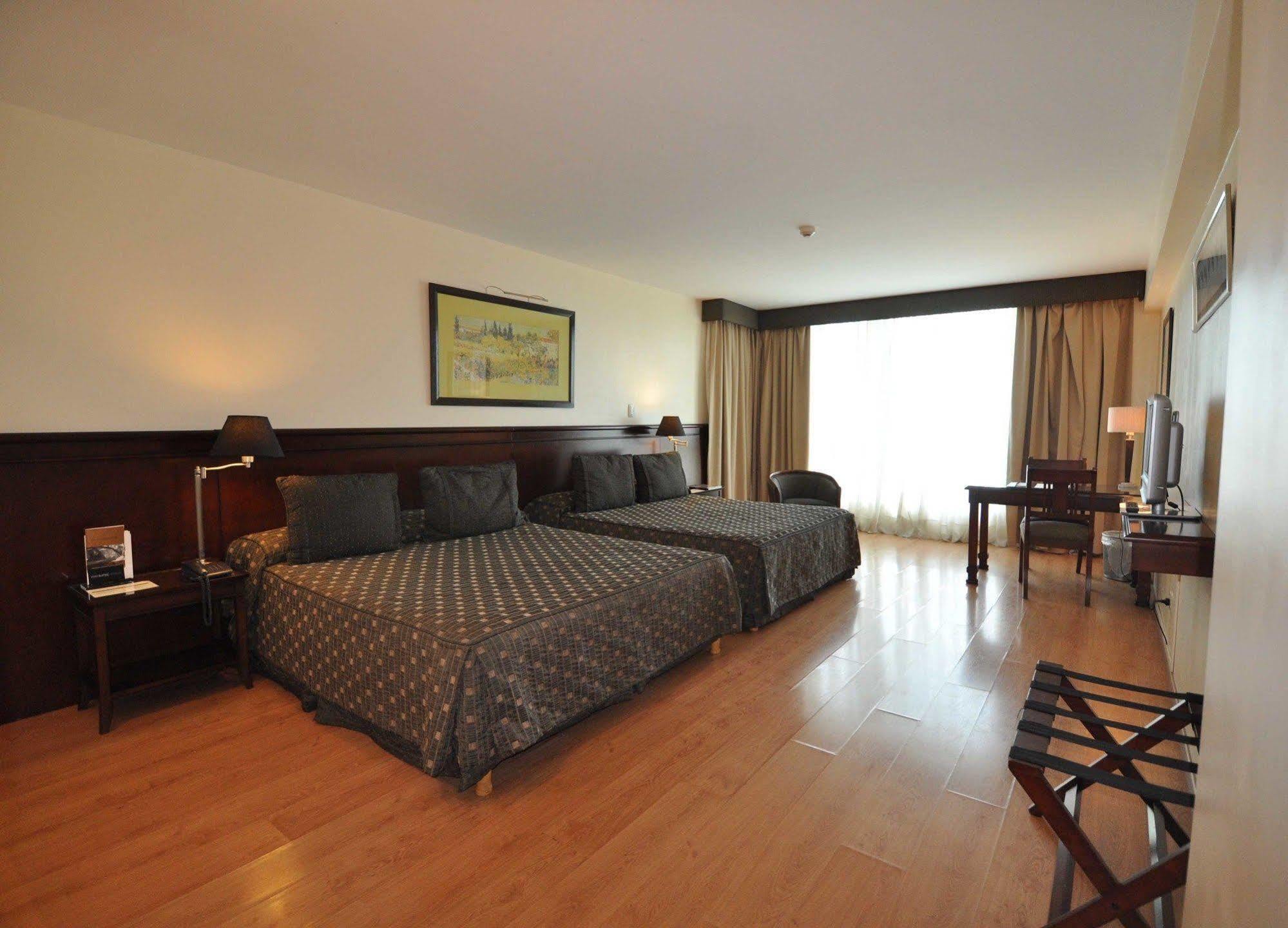 Amerian Executive Mendoza Hotel מראה חיצוני תמונה
